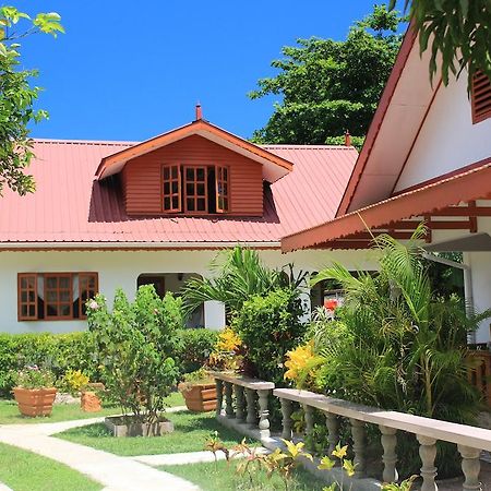 Veronic Self-Catering Guest House La Digue Bagian luar foto