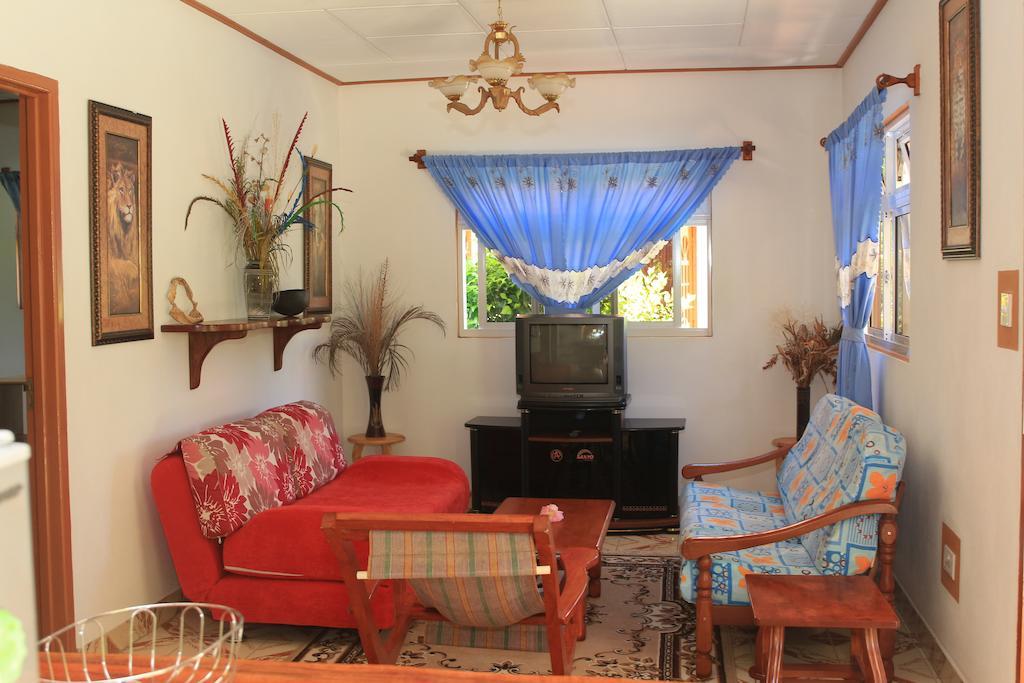 Veronic Self-Catering Guest House La Digue Ruang foto