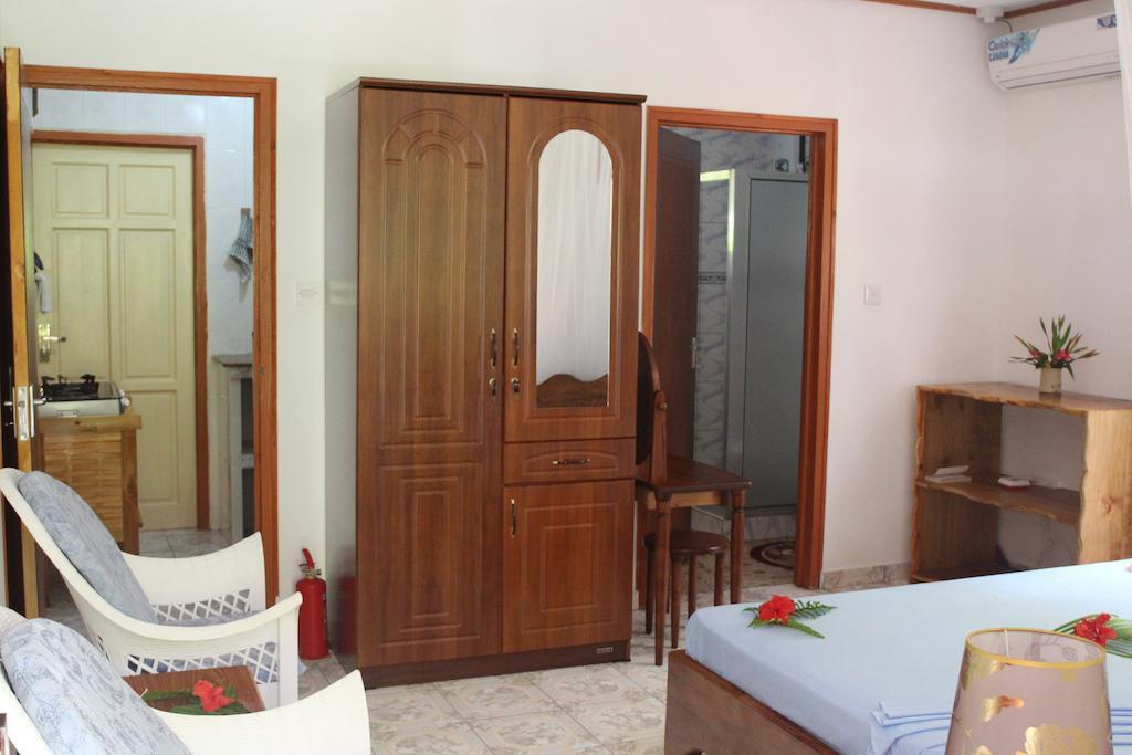 Veronic Self-Catering Guest House La Digue Ruang foto