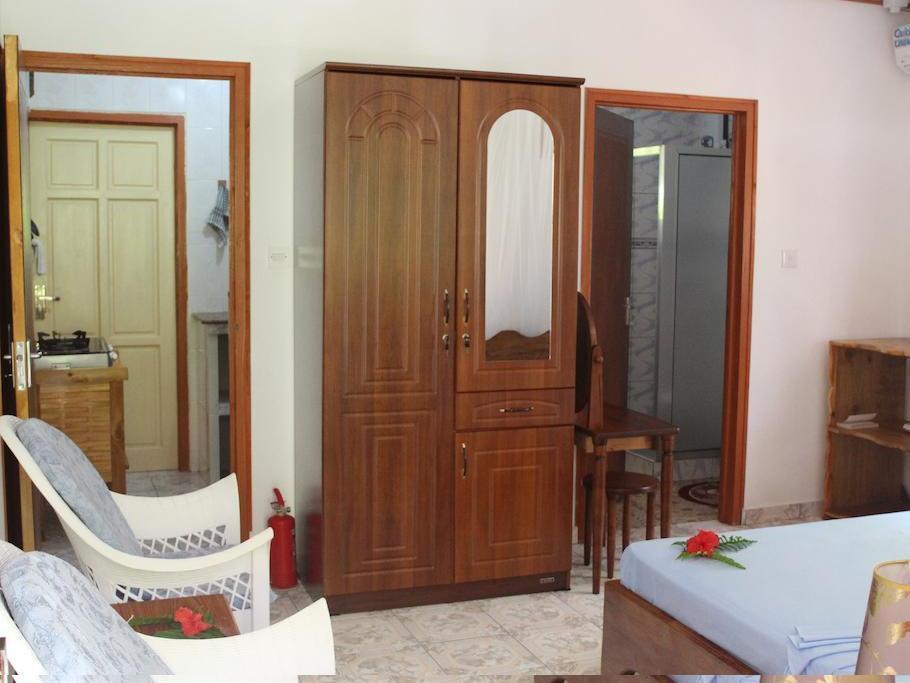 Veronic Self-Catering Guest House La Digue Bagian luar foto