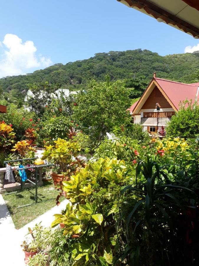 Veronic Self-Catering Guest House La Digue Bagian luar foto