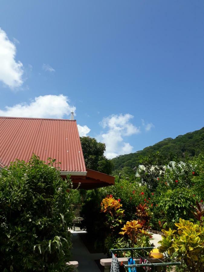 Veronic Self-Catering Guest House La Digue Bagian luar foto